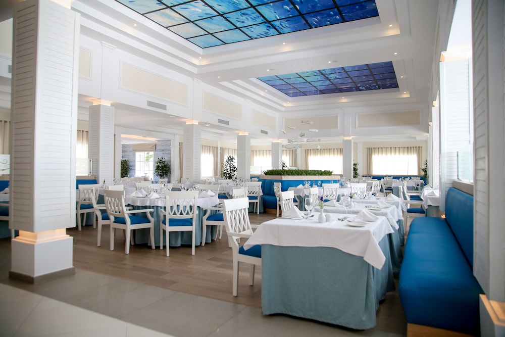 Bahia Principe Escape Aquamarine - Hyatt Inclusive Collection - Adults Only - All Inclusive — Restaurant & bars in Bavaro, La Altagracia