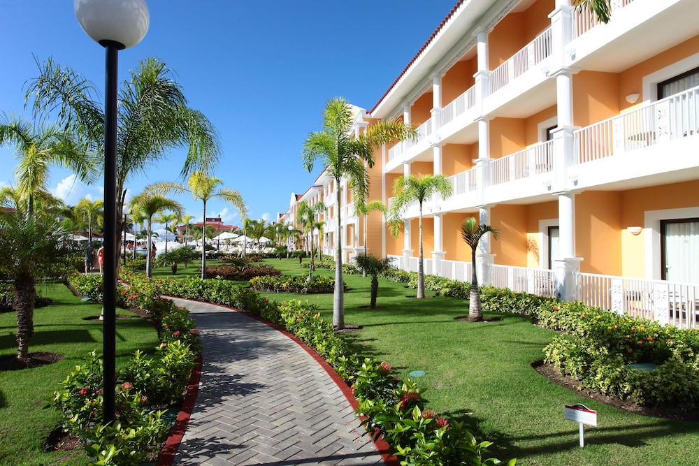 Bahia Principe Escape Aquamarine - Hyatt Inclusive Collection - Adults Only - All Inclusive — Hotel building in Bavaro, La Altagracia