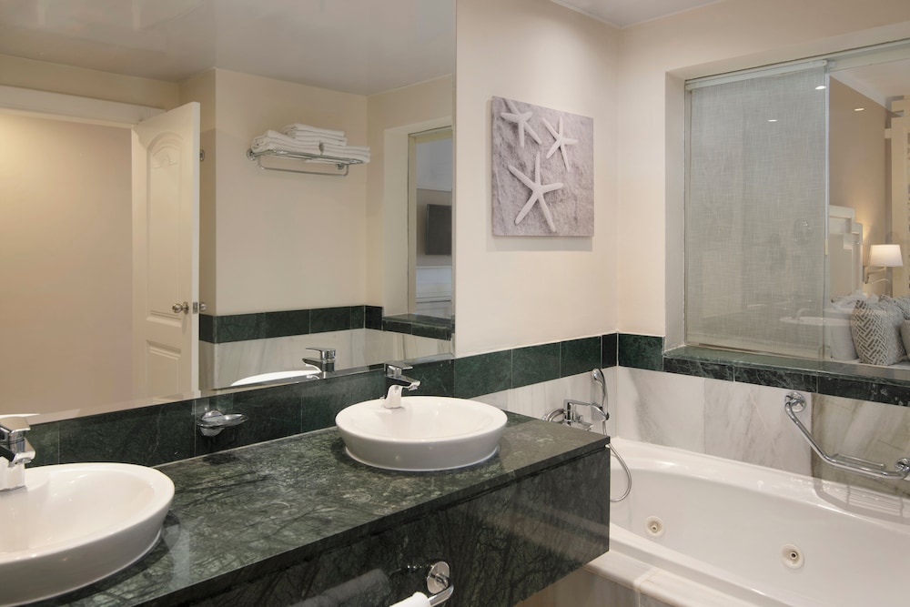 Bahia Principe Escape Aquamarine - Hyatt Inclusive Collection - Adults Only - All Inclusive — Hotel rooms in Bavaro, La Altagracia
