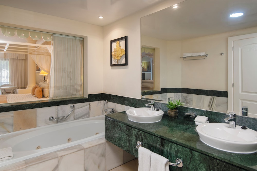 Bahia Principe Escape Aquamarine - Hyatt Inclusive Collection - Adults Only - All Inclusive — Hotel rooms in Bavaro, La Altagracia