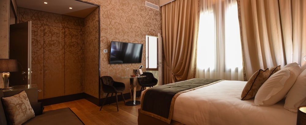 Santa Croce Boutique Hotel — Hotel rooms in Venice, Veneto