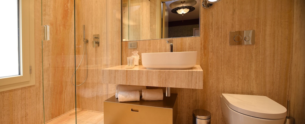 Santa Croce Boutique Hotel — Hotel rooms in Venice, Veneto