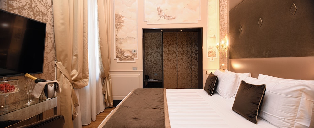 Santa Croce Boutique Hotel — Hotel rooms in Venice, Veneto