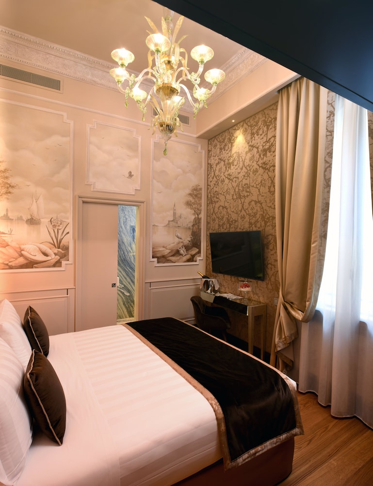 Santa Croce Boutique Hotel — Hotel rooms in Venice, Veneto