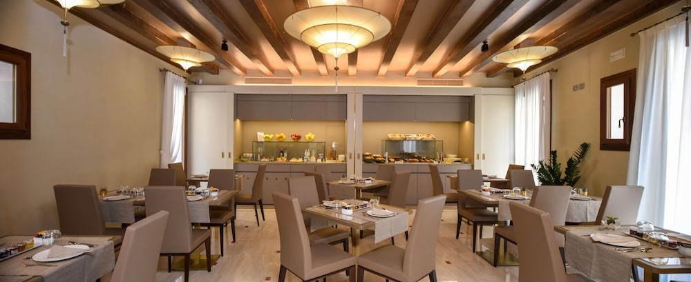 Santa Croce Boutique Hotel — Restaurant & bars in Venice, Veneto