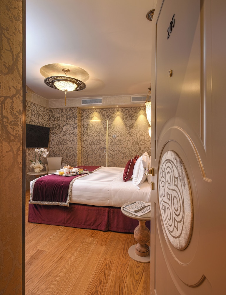 Santa Croce Boutique Hotel — Hotel rooms in Venice, Veneto