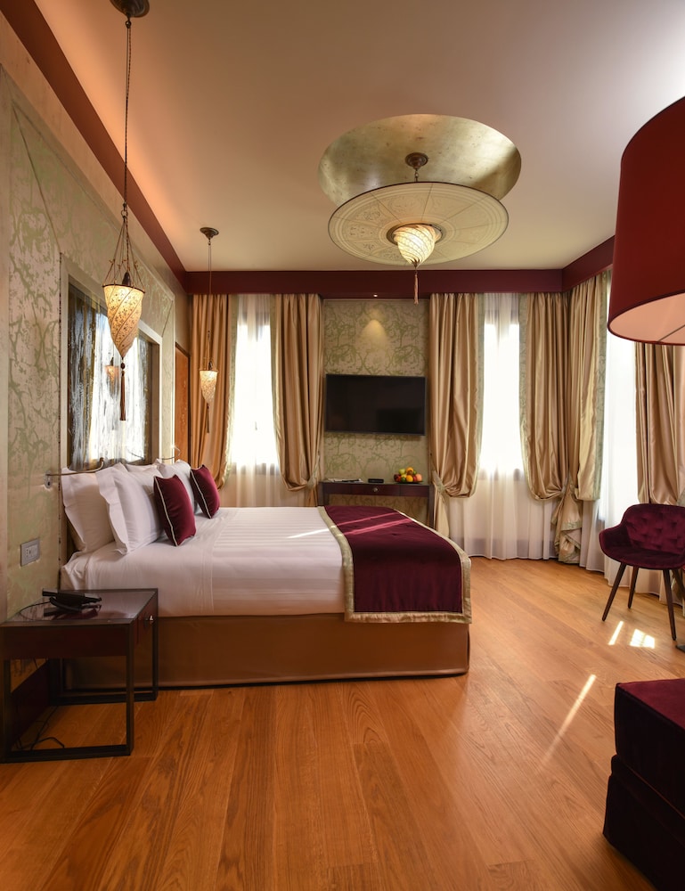 Santa Croce Boutique Hotel — Hotel rooms in Venice, Veneto