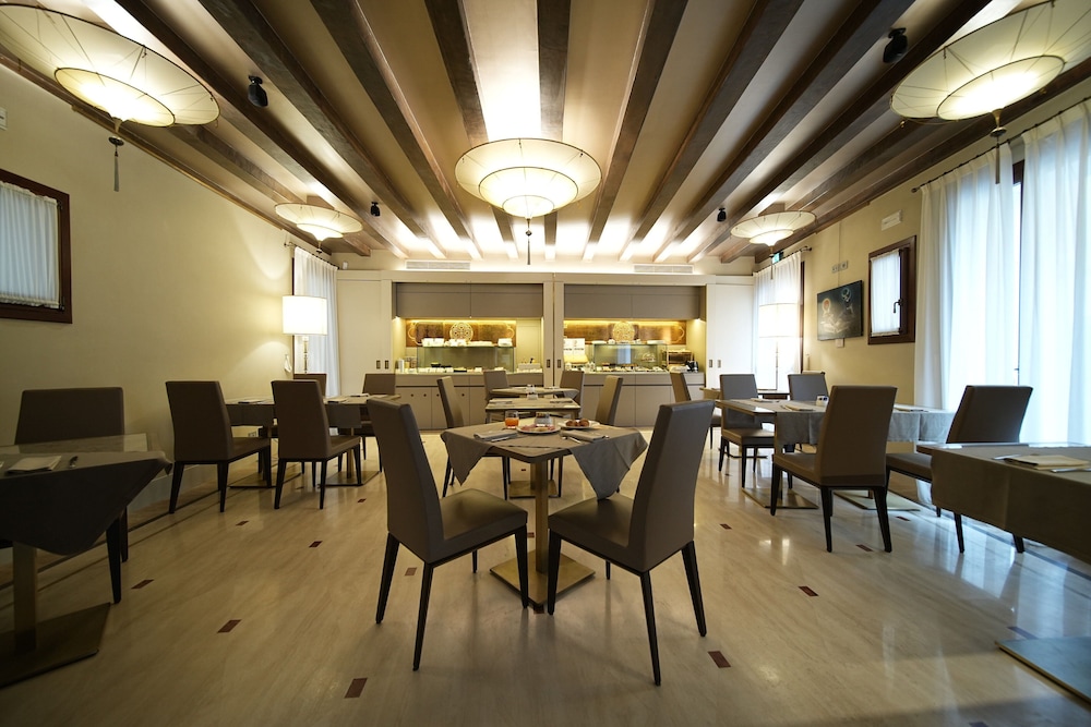 Santa Croce Boutique Hotel — Restaurant & bars in Venice, Veneto