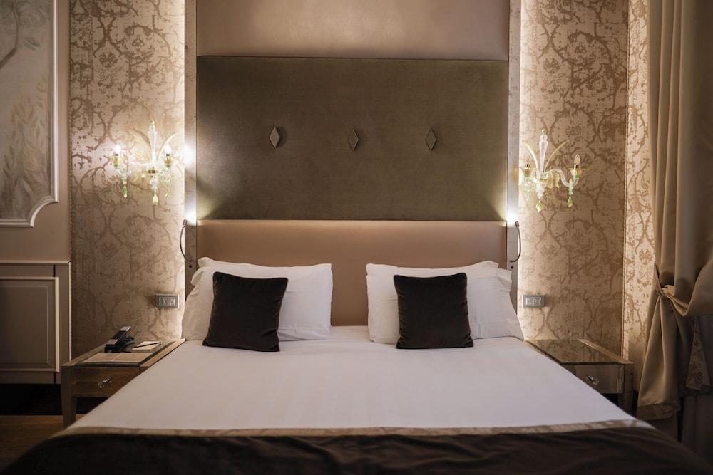 Santa Croce Boutique Hotel — Hotel rooms in Venice, Veneto