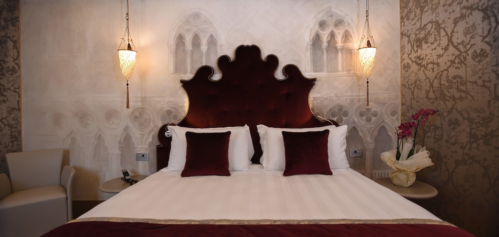 Santa Croce Boutique Hotel — Hotel rooms in Venice, Veneto