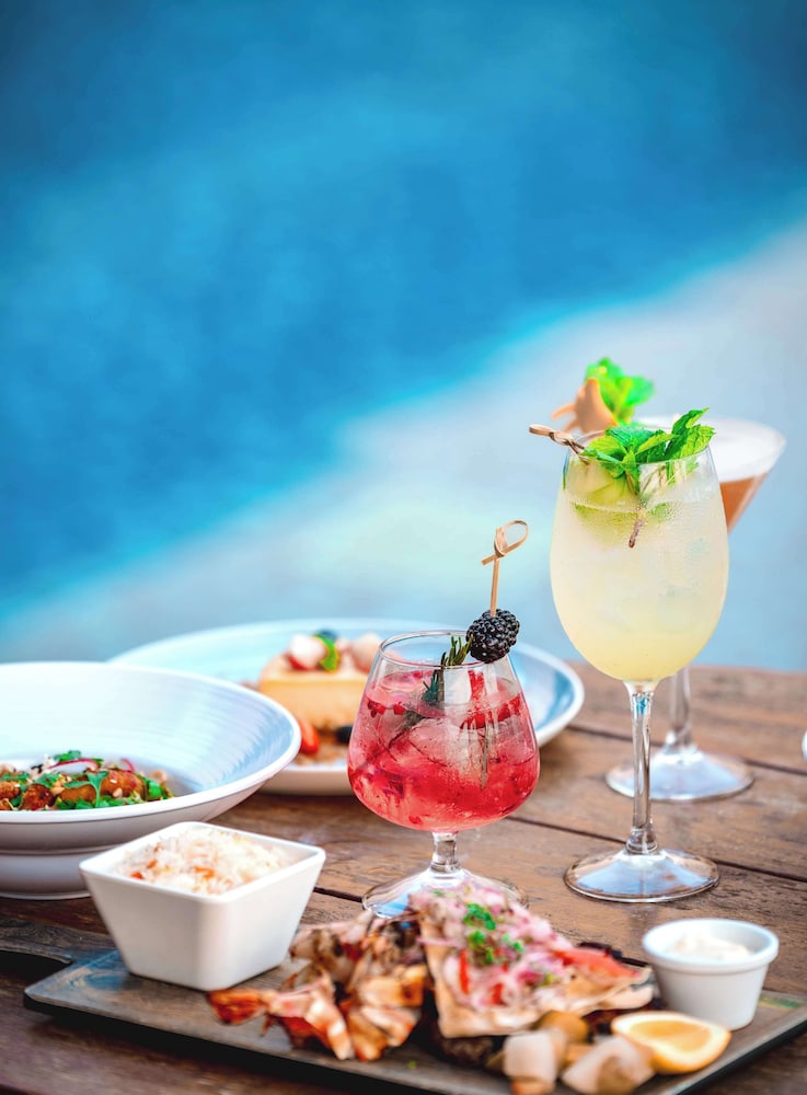 DoubleTree by Hilton Dubai Al Jadaf — Restaurant & bars in Dubai