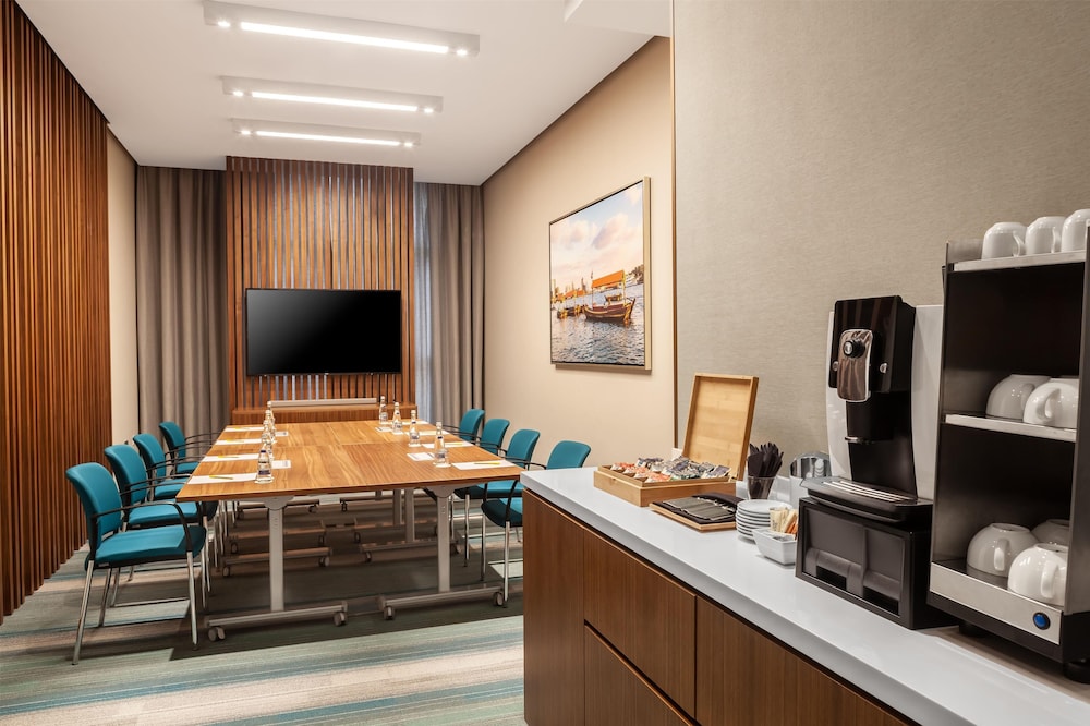 DoubleTree by Hilton Dubai Al Jadaf — Restaurant & bars in Dubai