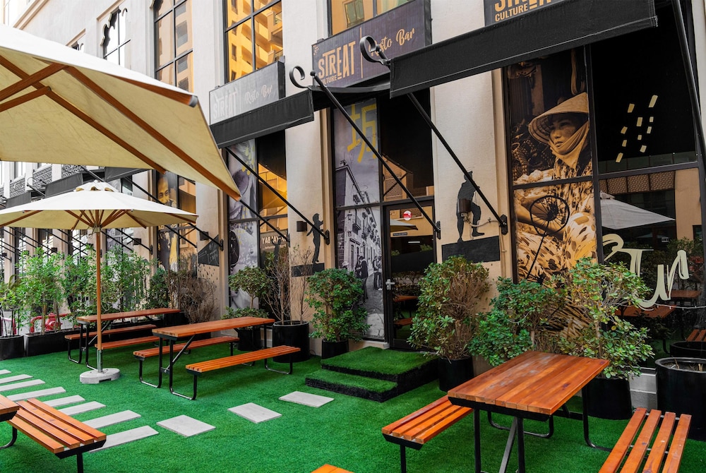 DoubleTree by Hilton Dubai Al Jadaf — Restaurant & bars in Dubai