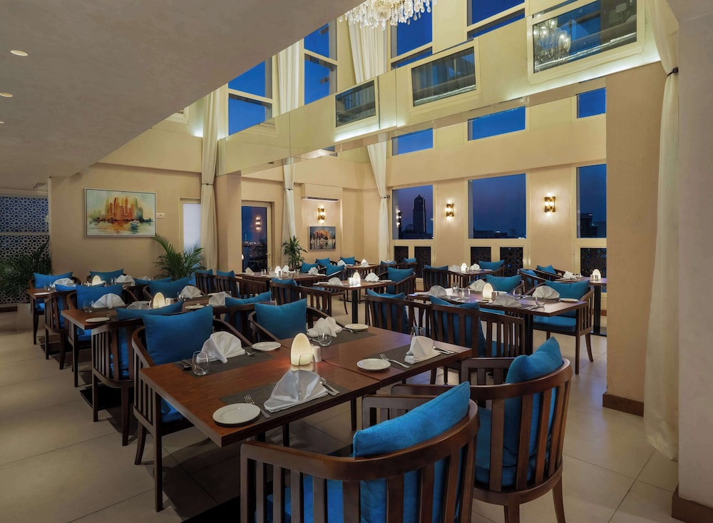 DoubleTree by Hilton Dubai Al Jadaf — Restaurant & bars in Dubai