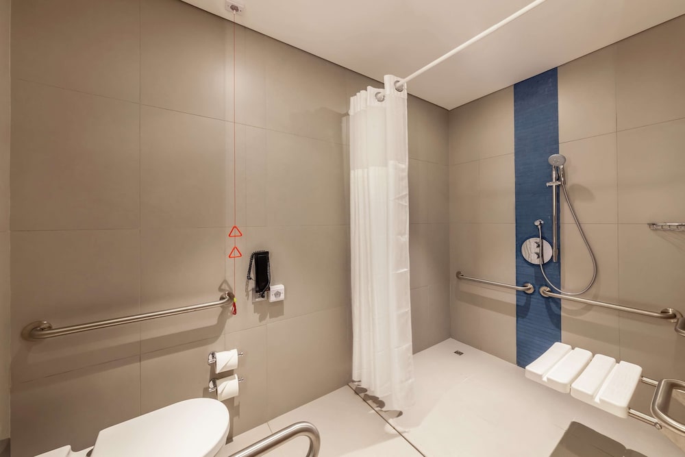 DoubleTree by Hilton Dubai Al Jadaf — Hotel rooms in Dubai