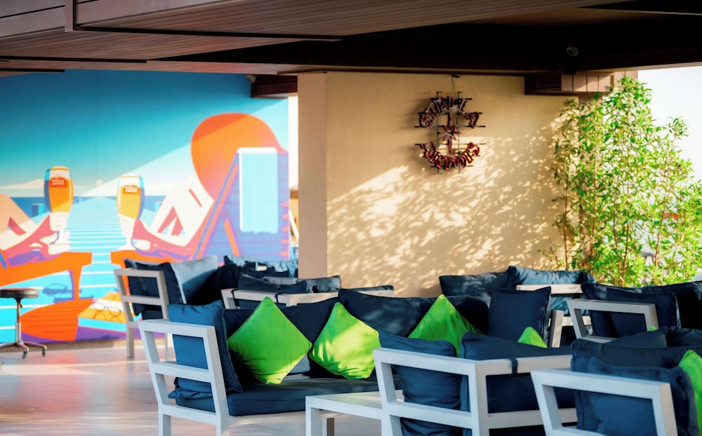 DoubleTree by Hilton Dubai Al Jadaf — Restaurant & bars in Dubai