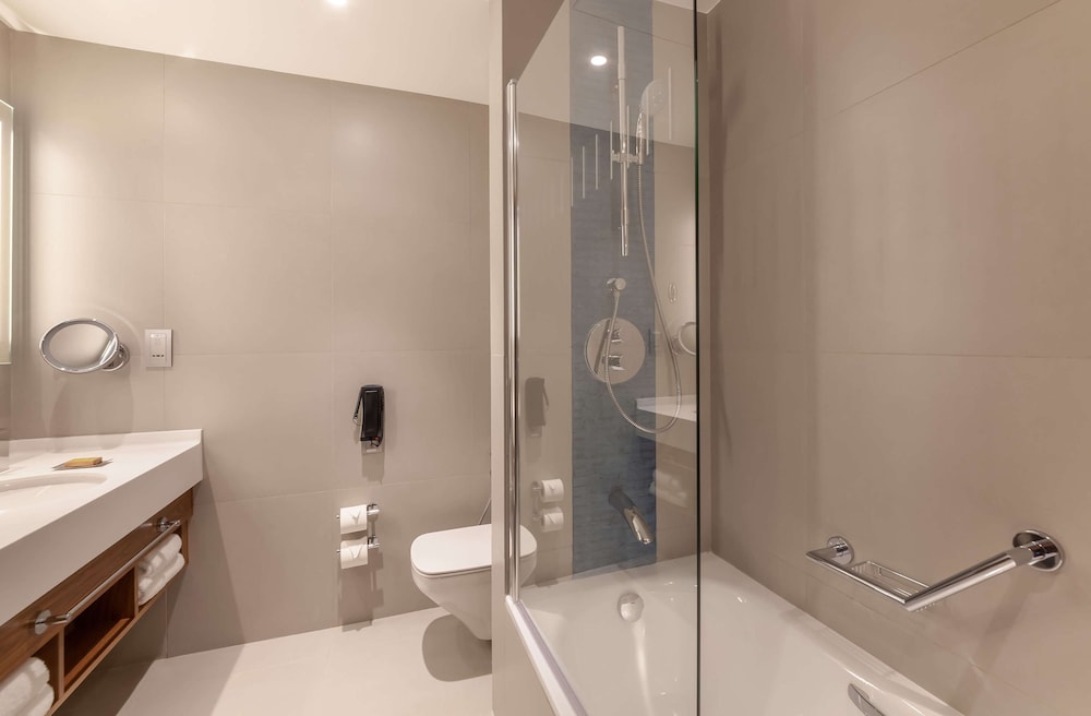 DoubleTree by Hilton Dubai Al Jadaf — Hotel rooms in Dubai