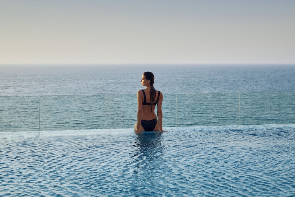 Mandarin Oriental Jumeira, Dubai — Swimming pool in Dubai