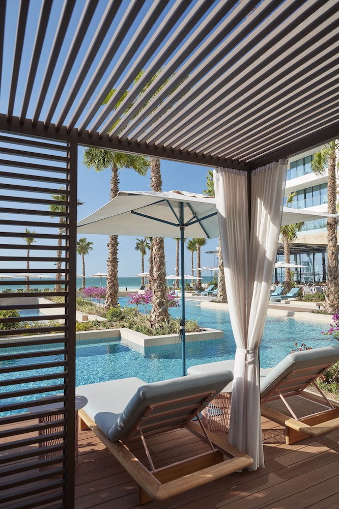 Mandarin Oriental Jumeira, Dubai — Swimming pool in Dubai