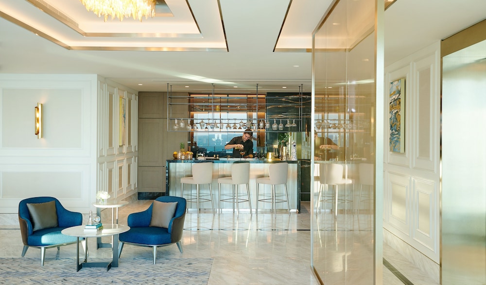 Mandarin Oriental Jumeira, Dubai — Restaurant & bars in Dubai