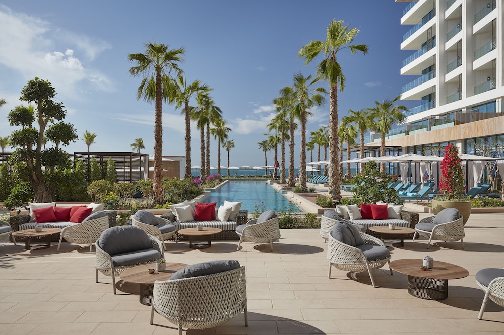 Mandarin Oriental Jumeira, Dubai — Swimming pool in Dubai