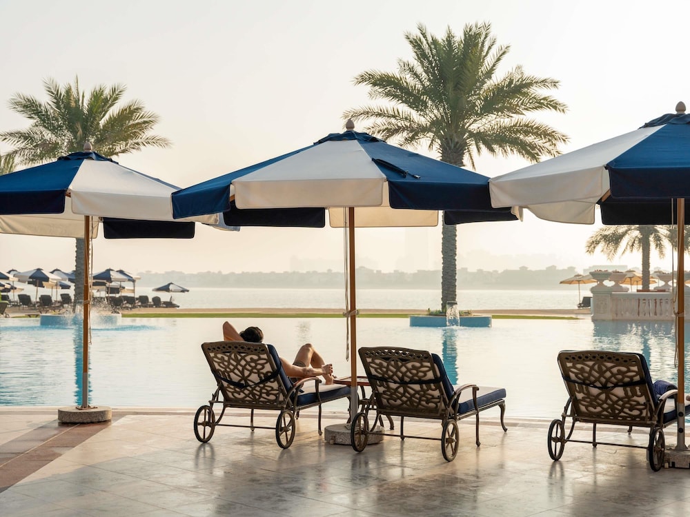 Raffles The Palm — Swimming pool in Dubai