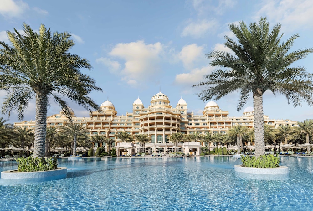 Raffles The Palm — Hotel building in Dubai