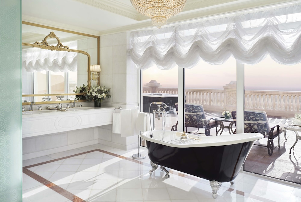 Raffles The Palm — Hotel rooms in Dubai