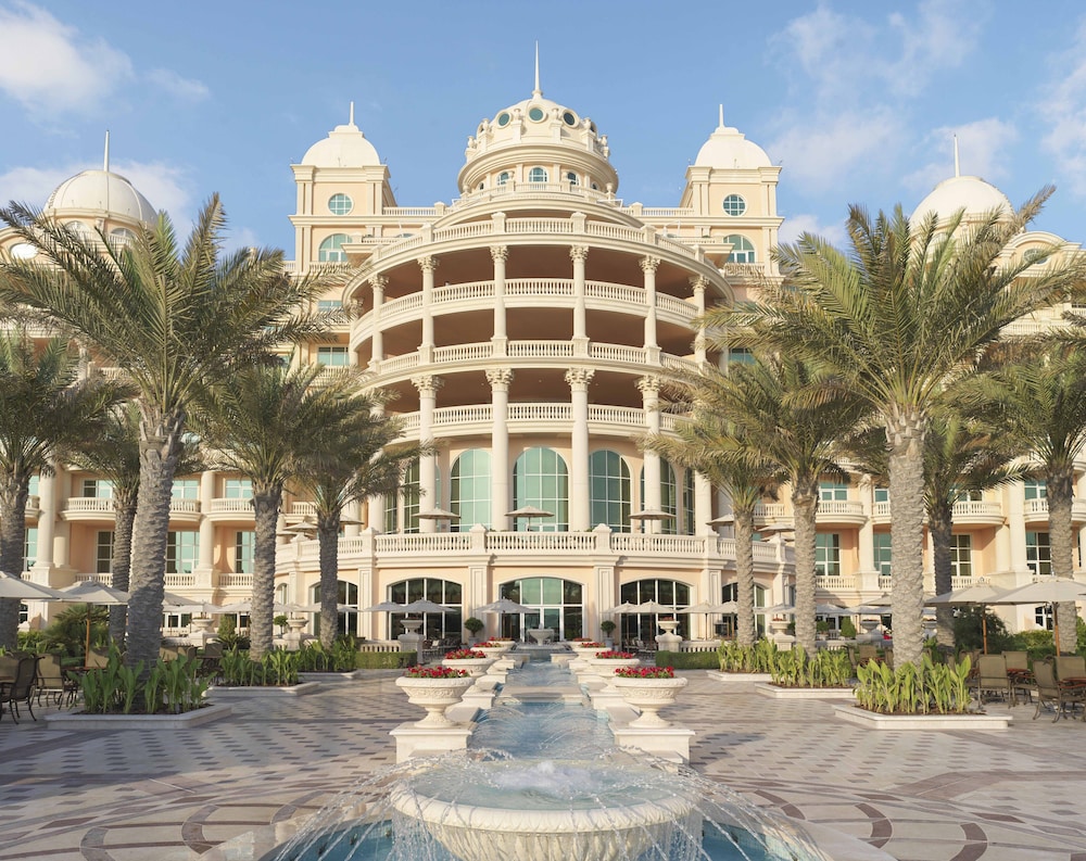 Raffles The Palm — Hotel building in Dubai