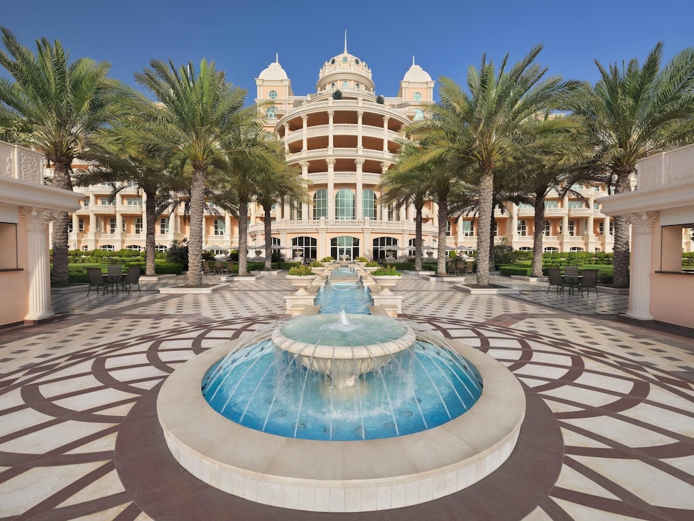 Raffles The Palm — Hotel building in Dubai