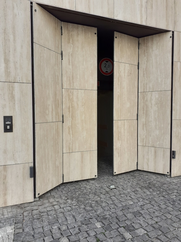 Urban Creme — Hotel building in Prague, Prague