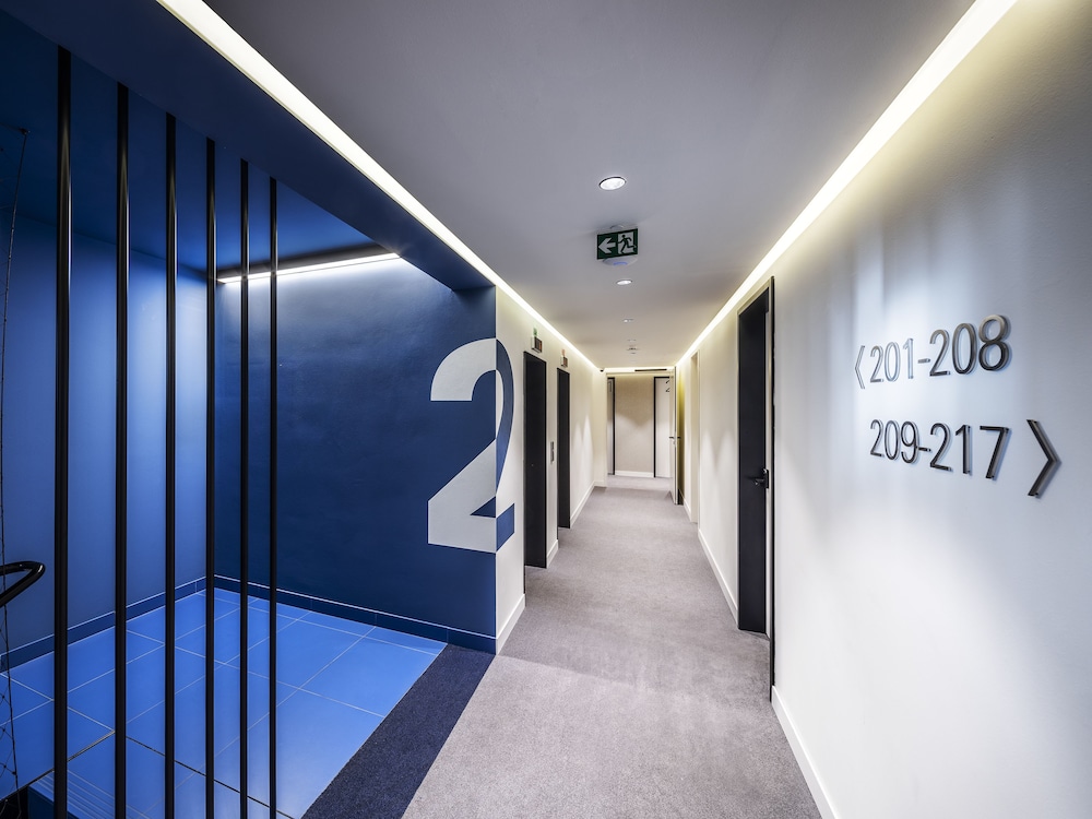 Urban Creme — Hotel building in Prague, Prague