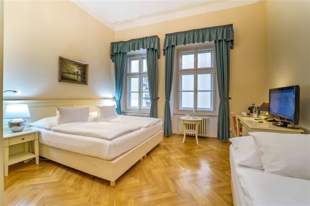 Josephine Old Town Square Hotel - Czech Leading Hotels — Hotel rooms in Prague, Prague