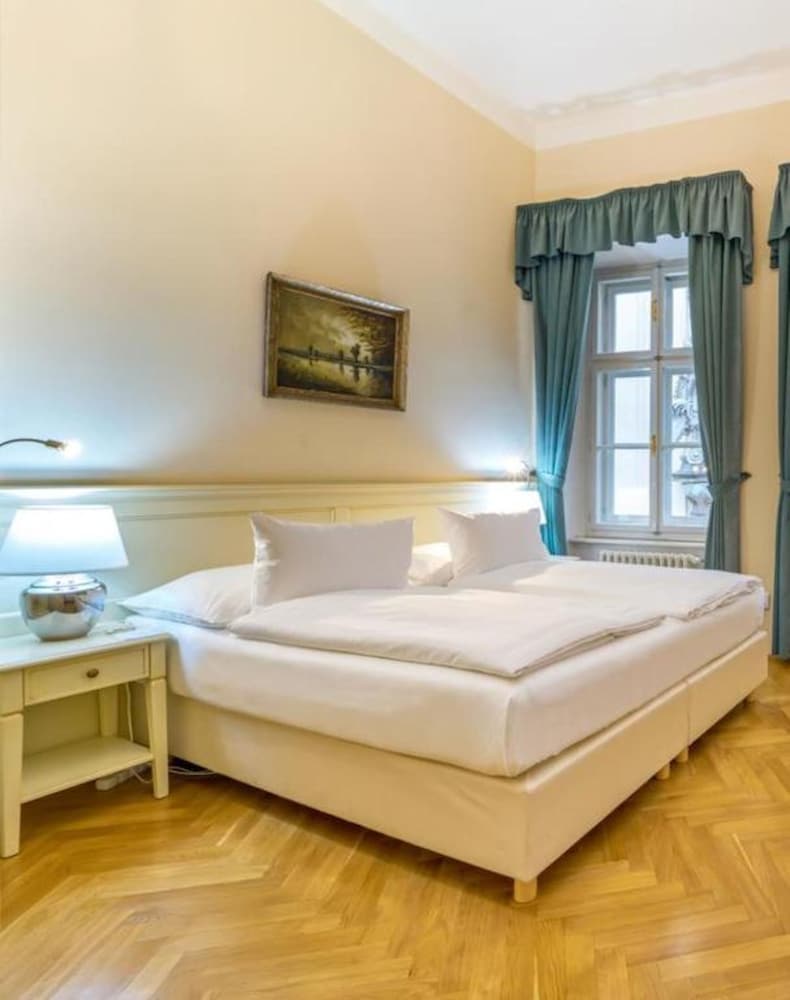 Josephine Old Town Square Hotel - Czech Leading Hotels — Hotel rooms in Prague, Prague