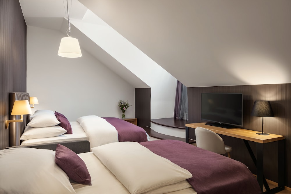 MOODs Charles Bridge — Hotel rooms in Prague, Prague