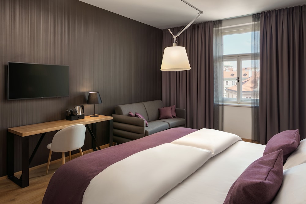 MOODs Charles Bridge — Hotel rooms in Prague, Prague