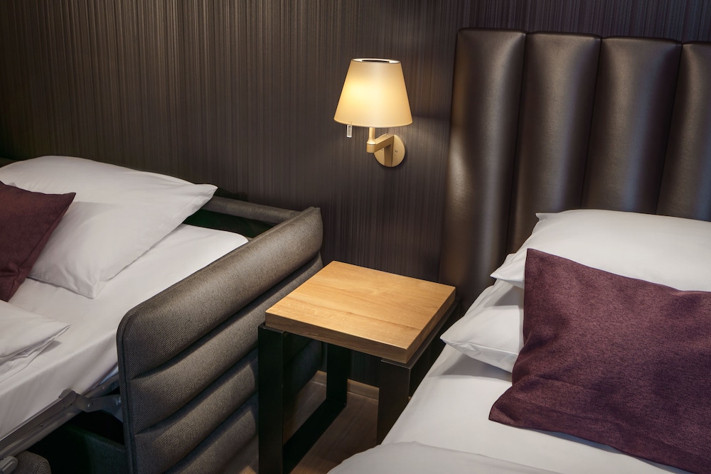 MOODs Charles Bridge — Hotel rooms in Prague, Prague