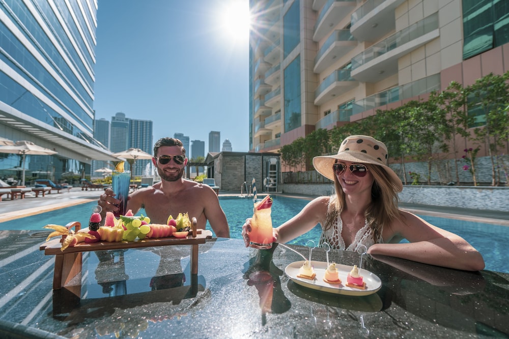 Stella Di Mare Dubai Marina Hotel — Swimming pool in Dubai