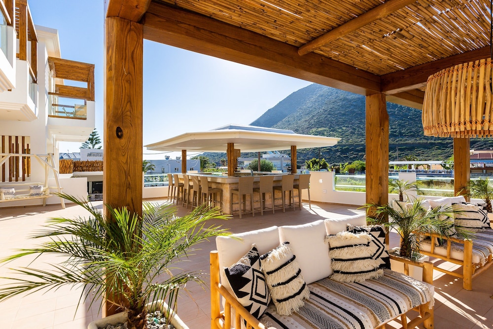 Nostos Beach Boutique Hotel - zdjęcie 4