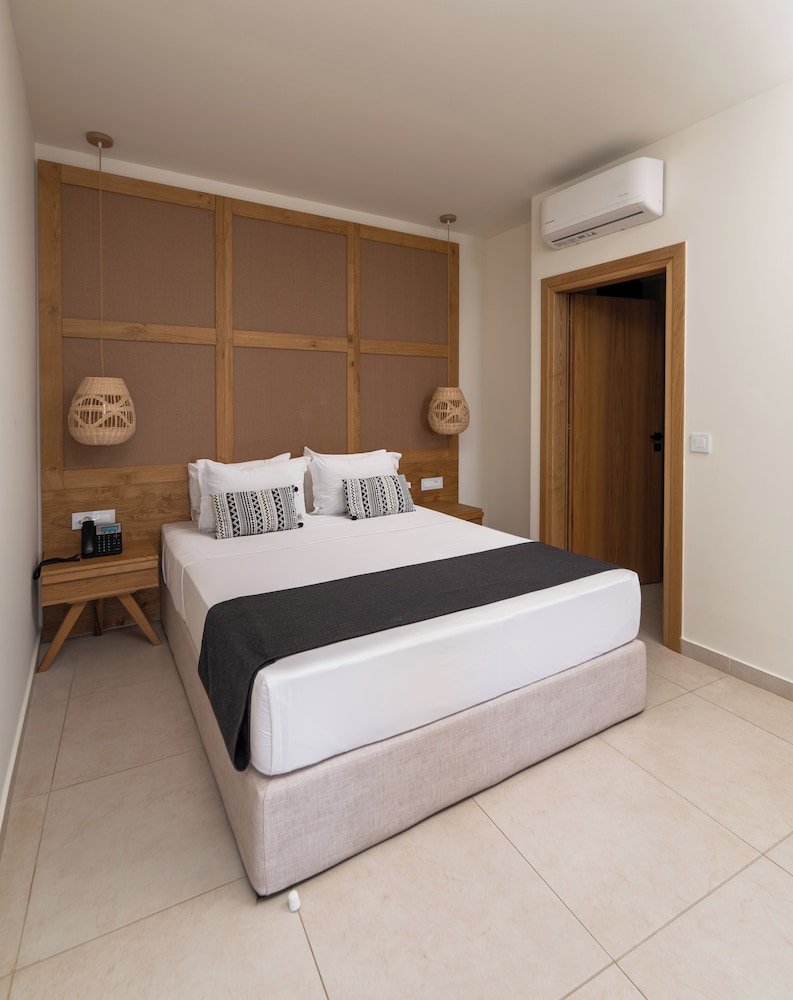 Nostos Beach Boutique Hotel — Hotel rooms in Bali