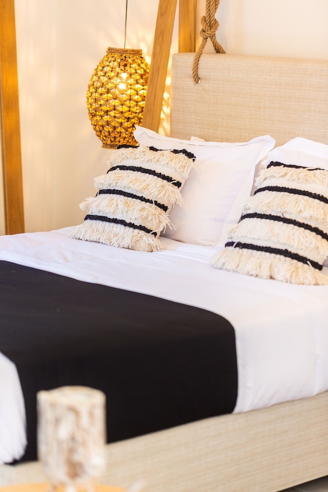 Nostos Beach Boutique Hotel — Hotel rooms in Bali
