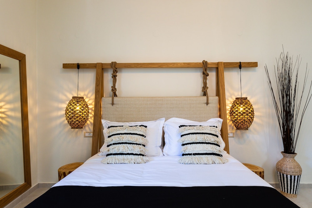 Nostos Beach Boutique Hotel — Hotel rooms in Bali