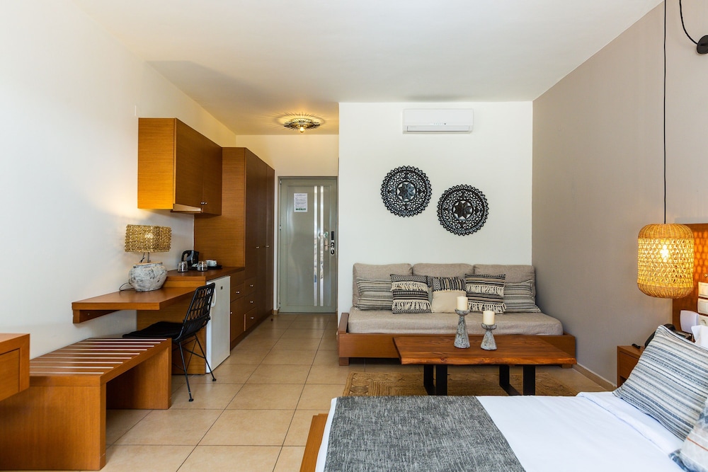 Nostos Beach Boutique Hotel — Hotel rooms in Bali