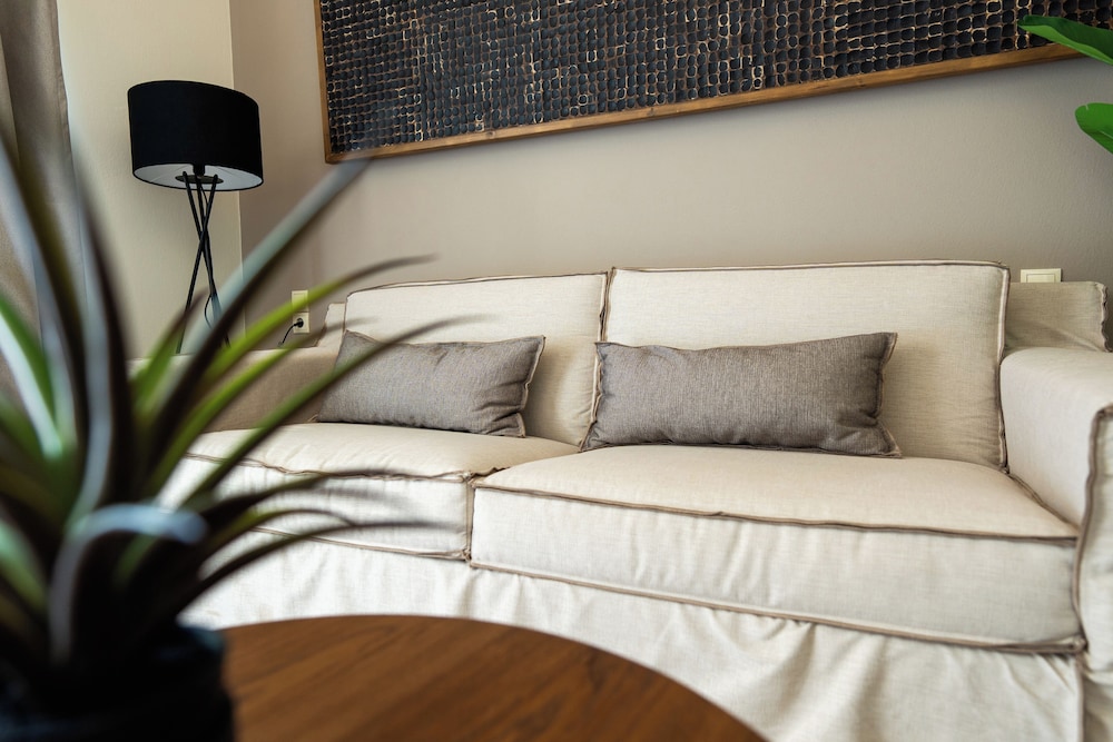 Nostos Beach Boutique Hotel — Hotel rooms in Bali