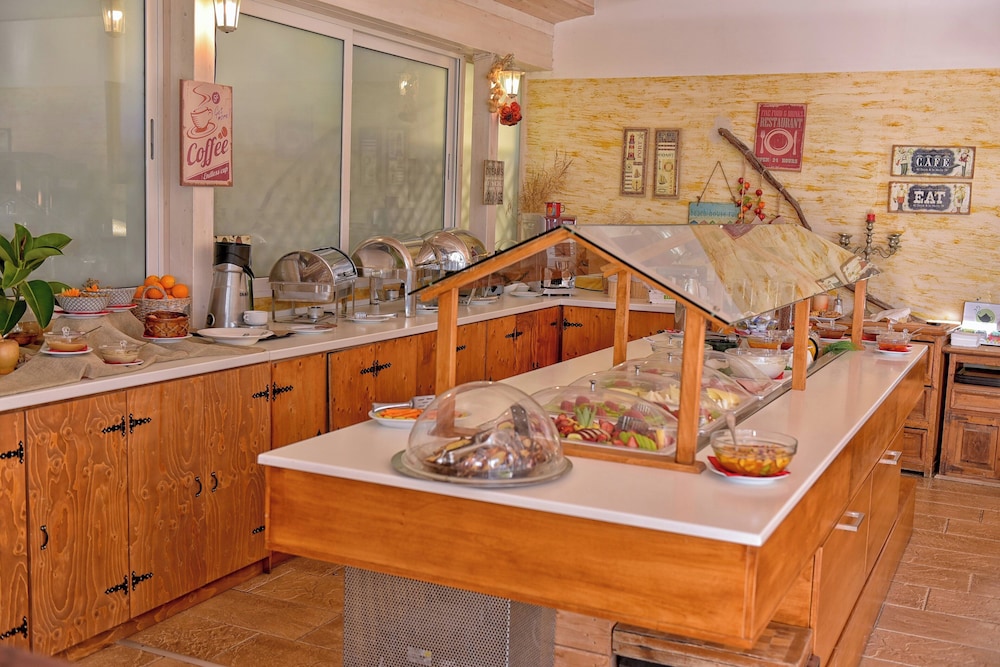 Georgia's Garden by Omilos Hotels — Restaurant & bars in Gazi