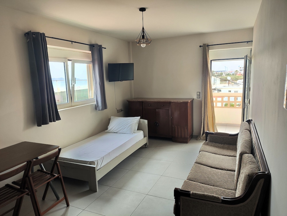 Georgia's Garden by Omilos Hotels — Hotel rooms in Gazi