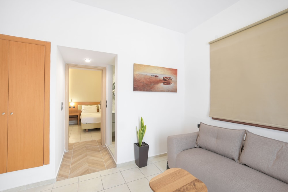 Georgia's Garden by Omilos Hotels — Hotel rooms in Gazi