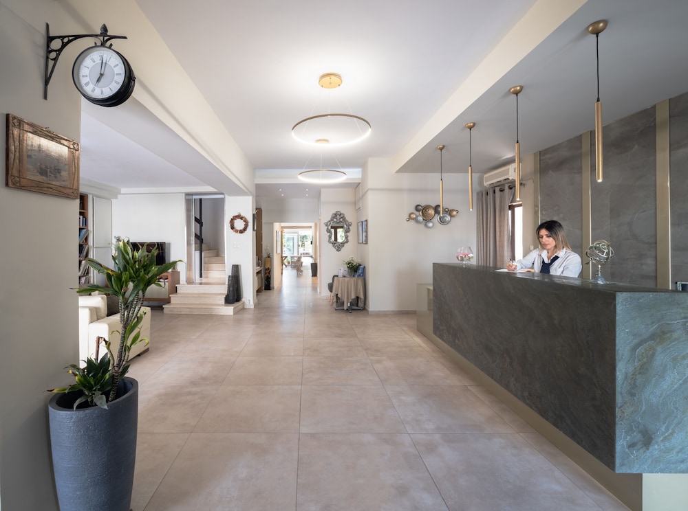 Georgia's Garden by Omilos Hotels — Hotel building in Gazi