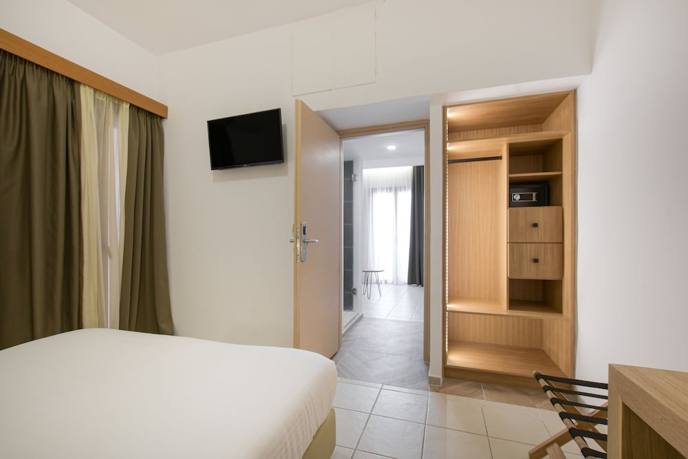 Georgia's Garden by Omilos Hotels — Hotel rooms in Gazi
