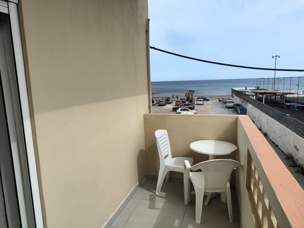 Georgia's Garden by Omilos Hotels — Hotel rooms in Gazi